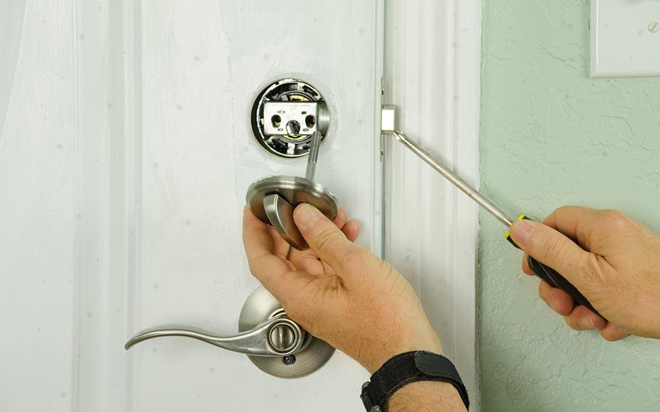 comment changer une serrure de porte d'entrée Champagne-sur-Seine
